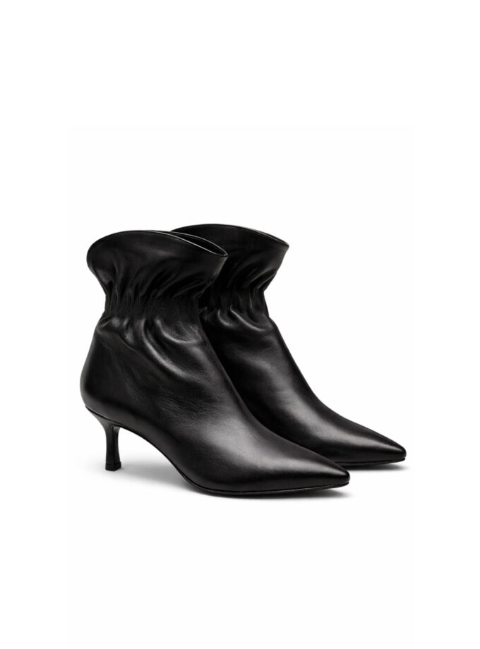 BOTA ADELE