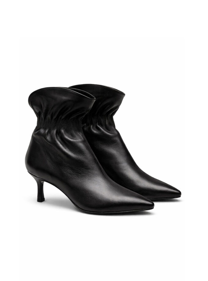 BOTA ADELE